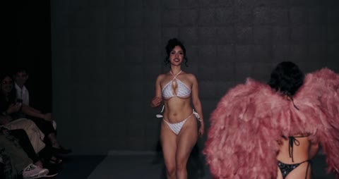 Waifuafterhours - video