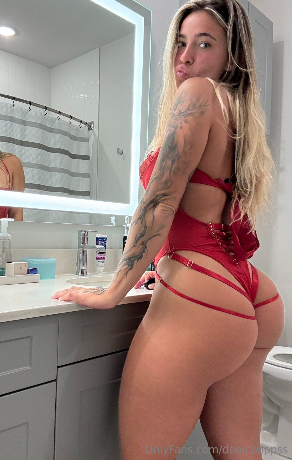 Daniellecooper - Free public photo on SaveHubs