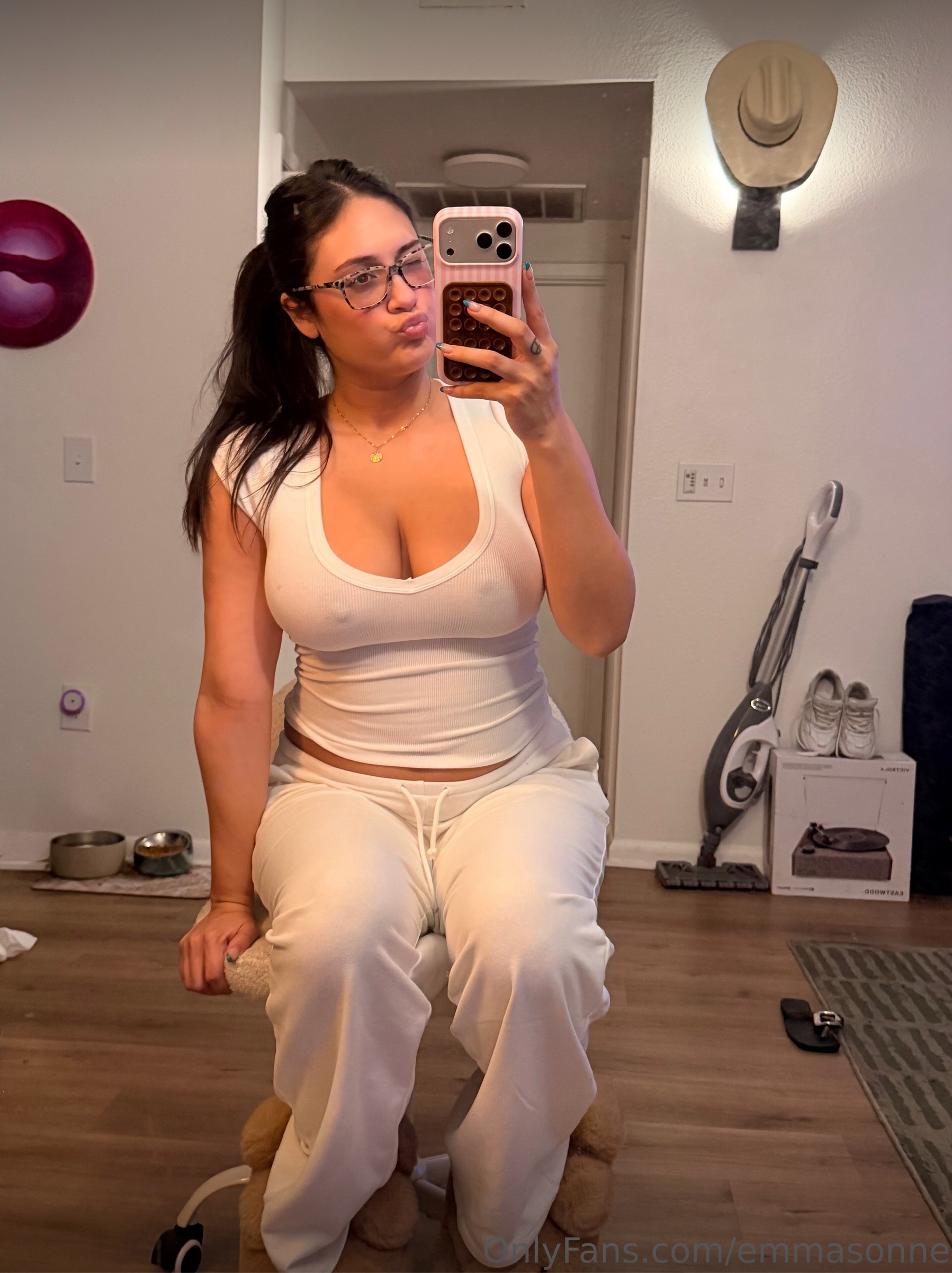 Emmasonnexo - photo
